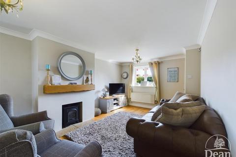 4 bedroom detached house for sale, Butlers Mead, Blakeney GL15