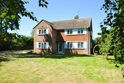 4 bedroom detached house to rent, Harlington, Bedfordshire