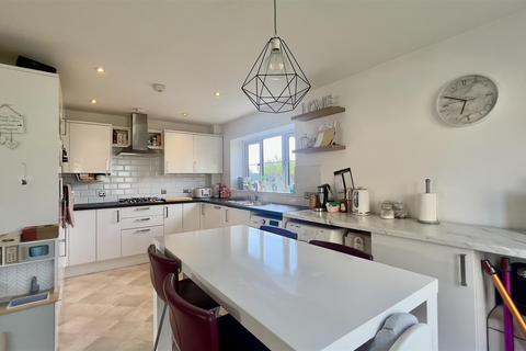 8 Trevine Meadows, Indian Queens, St Columb, TR9 6NB