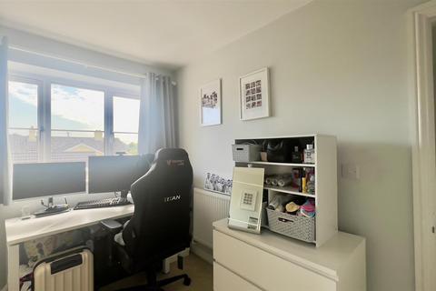 8 Trevine Meadows, Indian Queens, St Columb, TR9 6NB
