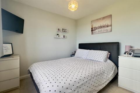 8 Trevine Meadows, Indian Queens, St Columb, TR9 6NB