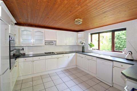 4 bedroom detached house for sale, Eastbourne Road, Seaford