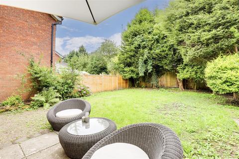 14 Astley Drive, Nottingham, NG3 3EU