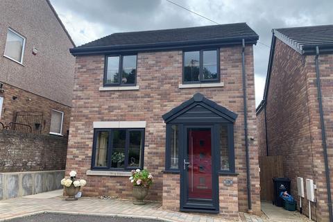 4 bedroom detached house for sale, Causeway Road, Cinderford