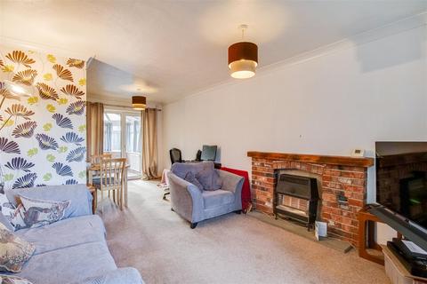 3 bedroom end of terrace house for sale, Gateways, Wakefield WF1