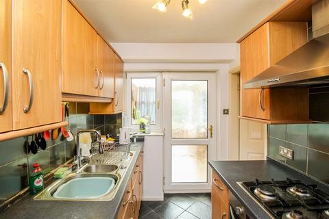 19 Gateways, Wakefield, WF1 2LZ