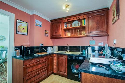 2 bedroom detached bungalow for sale, Chessington Drive, Wakefield WF4