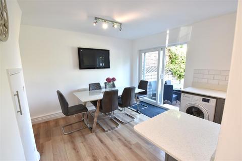 26 Fernheath Way, Dartford, DA2 7PF