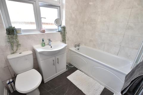 26 Fernheath Way, Dartford, DA2 7PF