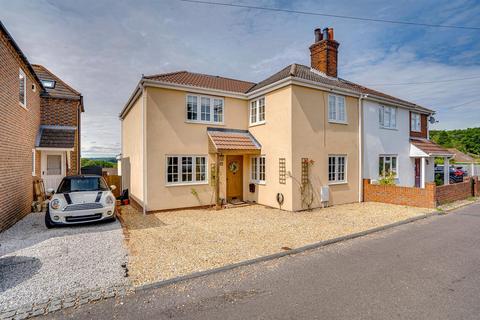 4 bedroom semi-detached house for sale, Glen Road, Sarisbury Green, Southampton