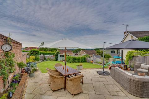 4 bedroom semi-detached house for sale, Glen Road, Sarisbury Green, Southampton