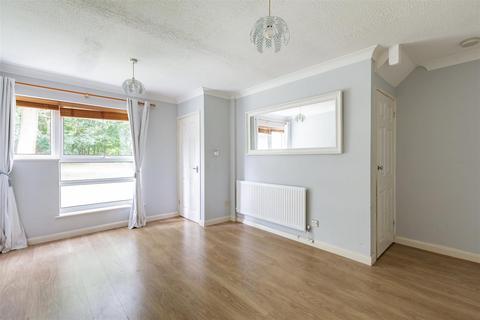 121 Ayelands, New Ash Green, Longfield, DA3 8JU