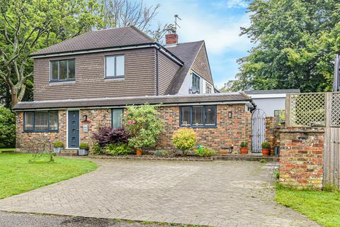 4 bedroom semi-detached house for sale, Viewlands Avenue, Westerham TN16