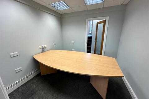 Office to rent, Walter Road, Swansea