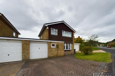 40 Aster Road, Basingstoke, RG22 5NG