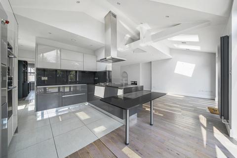 43 Dickerage Road, Kingston Upon Thames, KT1 3SR