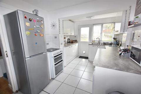 49 Pendrea Park, North Roskear, Camborne, TR14 8PH