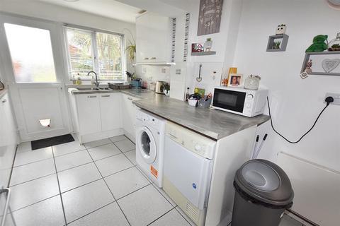 49 Pendrea Park, North Roskear, Camborne, TR14 8PH