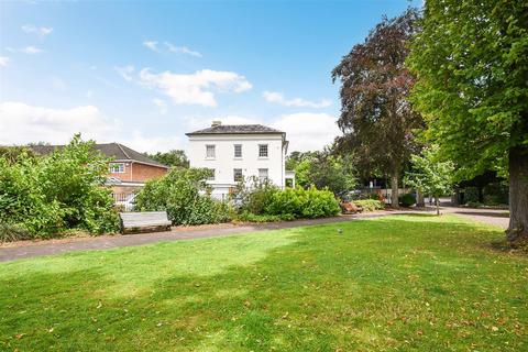 2 bedroom apartment for sale, Rivermead House, The Meads, Romsey, Hampshire