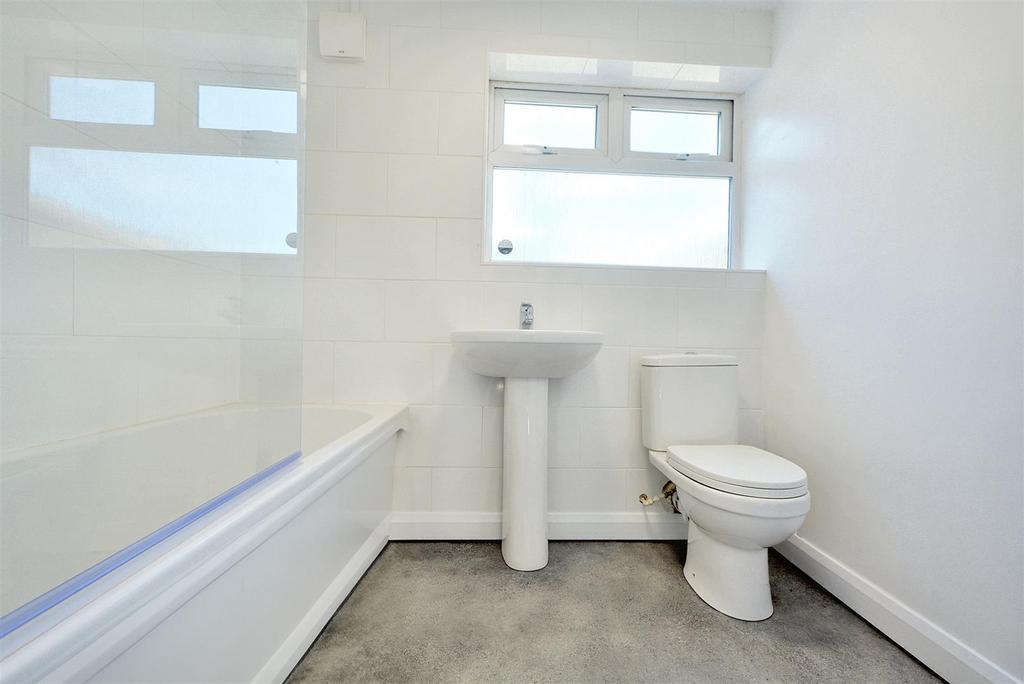 Bathroom 1.jpeg