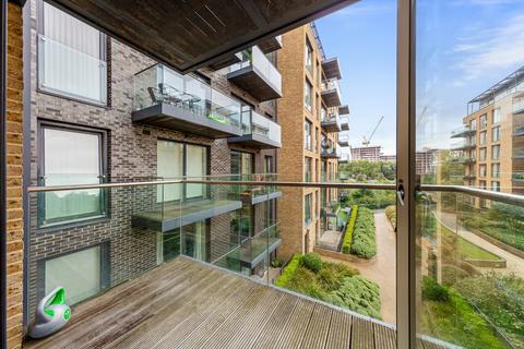 3 bedroom apartment for sale, Wallace Court, Tizzard Grove, Kidbrooke Village, SE3