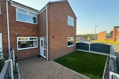 4 bedroom townhouse for sale, Rodsley Close, Holme Hall, Chesterfield, S40 4SG