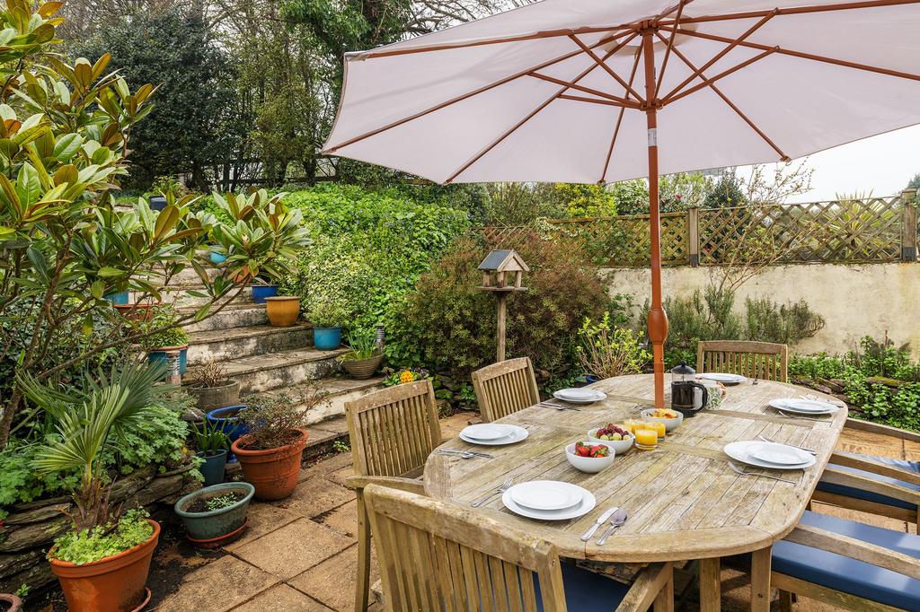 Patio Wimbeck, Kingswear