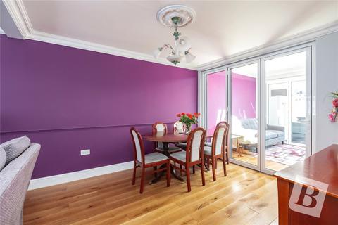 4 bedroom terraced house for sale, Springfield Drive, Ilford, IG2