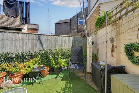 2 bedroom terraced house for sale, Harold Road, Lowestoft