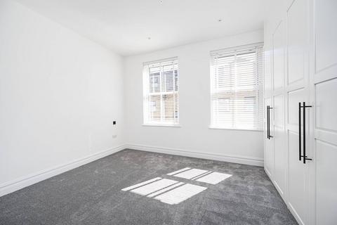 2 Rampart Street, London, E1 2LA