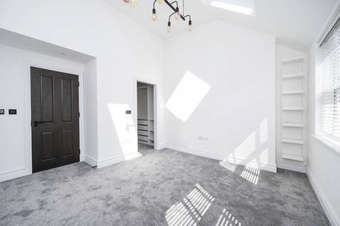 2 Rampart Street, London, E1 2LA