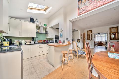 8 Cambridge Crescent, Teddington, TW11 8DY