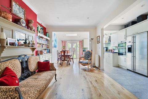 8 Cambridge Crescent, Teddington, TW11 8DY
