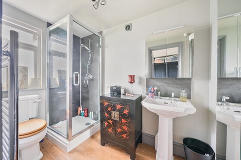 8 Cambridge Crescent, Teddington, TW11 8DY
