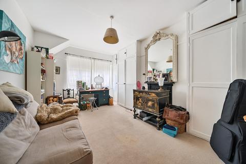 8 Cambridge Crescent, Teddington, TW11 8DY