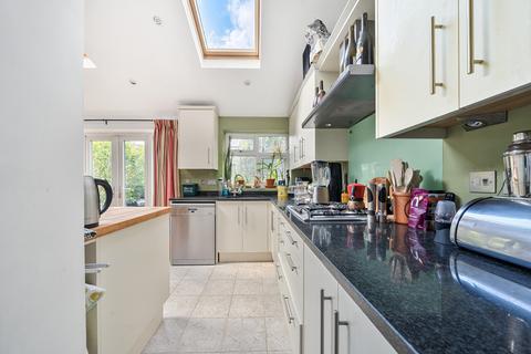 8 Cambridge Crescent, Teddington, TW11 8DY