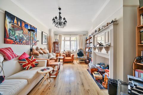 8 Cambridge Crescent, Teddington, TW11 8DY