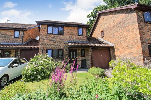 3 bedroom link detached house for sale, Thyme Court,  Farnborough , GU14