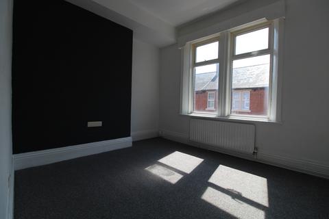 3 bedroom flat to rent, Laurel Street, Wallsend NE28