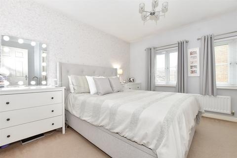60 Brampton Field, Ditton, Aylesford, ME20 6ED