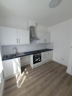 2 bedroom maisonette to rent, Spencer Avenue, London N13