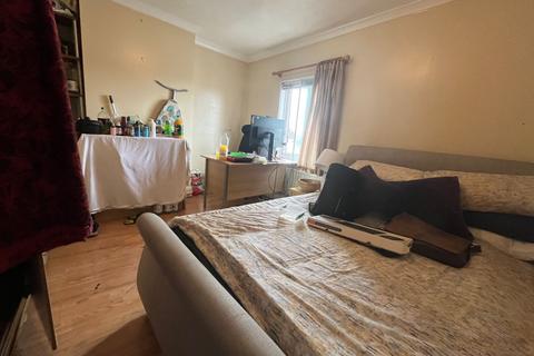 3 bedroom end of terrace house for sale, Huntley Avenue, Northfleet, Kent, DA11