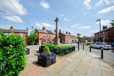 3 bedroom end of terrace house for sale, London Road, Davenham, Northwich, CW9