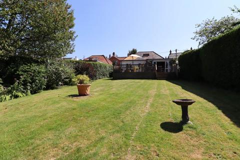 4 bedroom detached house for sale, Barnfield, Marlborough, SN8 2AX