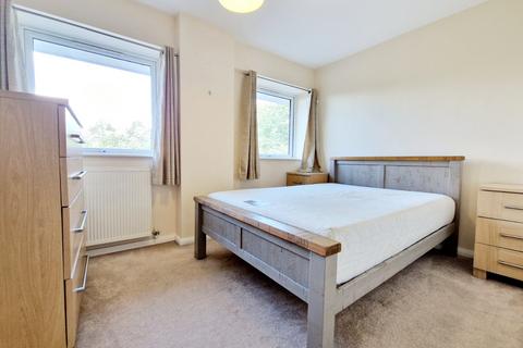 2 bedroom flat for sale, Rocksborough House, 117-123 Warwick Road, Solihull, West Midlands, B92