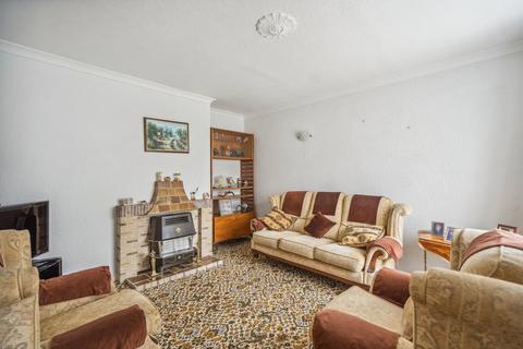 8 Ash Close, Harefield, Uxbridge, UB9 6HB