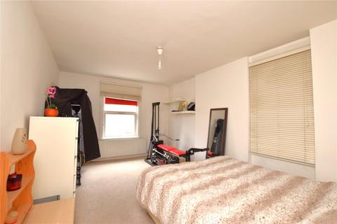 2 bedroom apartment for sale, Whalebone Lane North, Chadwell Heath, RM6