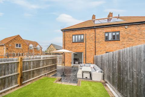 4 Back Lane, Shefford, SG17 5FF