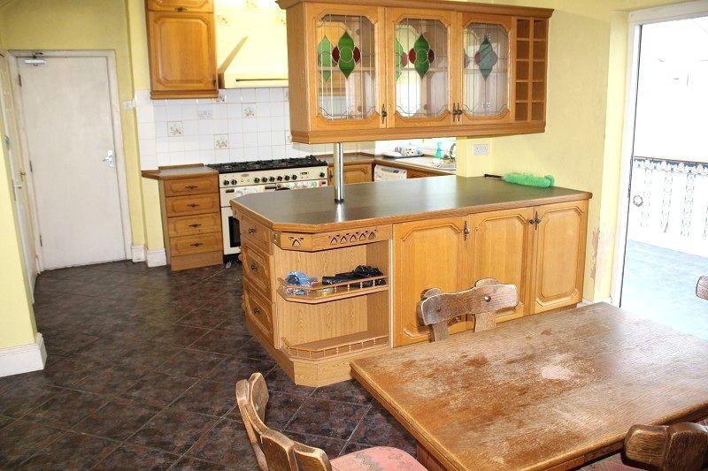 Fitted Kitchen Picture 2