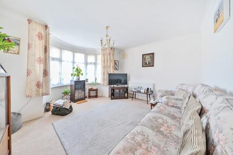 104 Cannonbury Avenue, Pinner, HA5 1TT